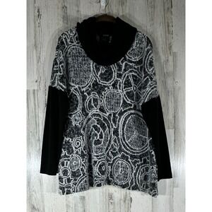 Ali Miles Cowl Neck Sweater Size Large Black White Geometric Fuzzy Eyelash Knit